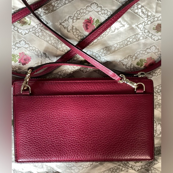 Kate Spade Fuchsia Crossbody Bag EUC - Picture 3 of 16